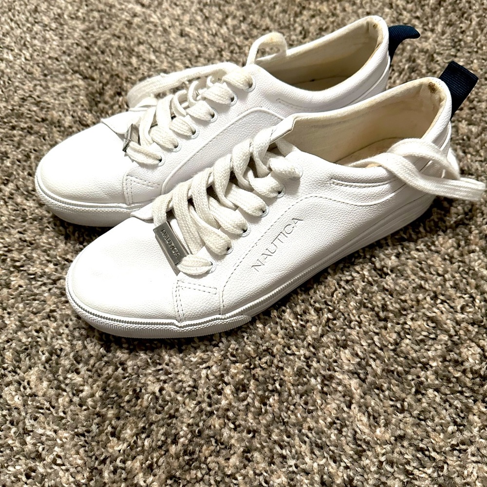 !!SOLD!!Women's Nautica sneakers